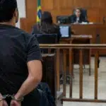 Conta digital, handcuffs, courtroom — Banco pode encerrar sua conta digital sem autorização ou explicação?