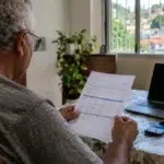 empréstimo consignado desconhecido, high court, courtroom — Aposentado descobre empréstimo consignado desconhecido: banco deve devolver os d