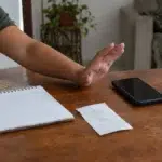 Cena documental de consumidor brasileiro relacionada a é possível cancelar um pix agendado antes de o dinheiro sair da conta, explicação do SmartJur